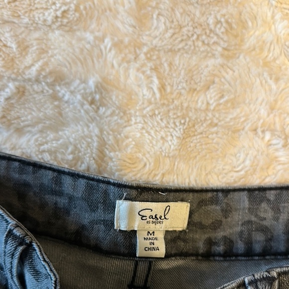 Easel Gray and Black Leopard Print Jean Shorts Distressed - Picture 4 of 5